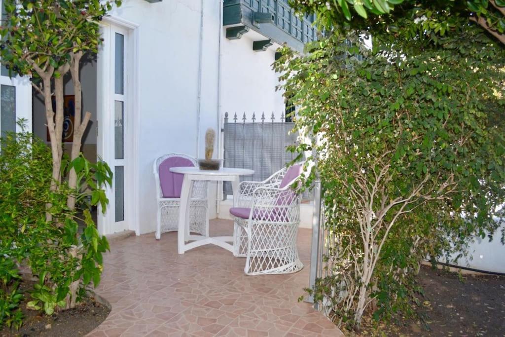 Playa Chica With Terrace 100 M From The Sea Appartement *